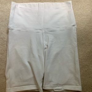 Aritzia white biker shorts